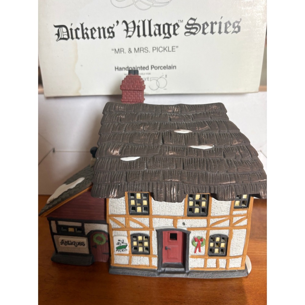 Department 56 Dickens Village OS Cottage Multicolor Mr‎ & Mrs Pickle 5824-6